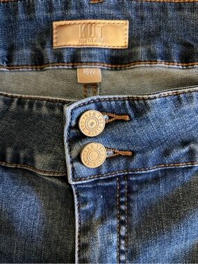 Kut from the Kloth “Amy” Crop Straight Leg Jeans - 16W